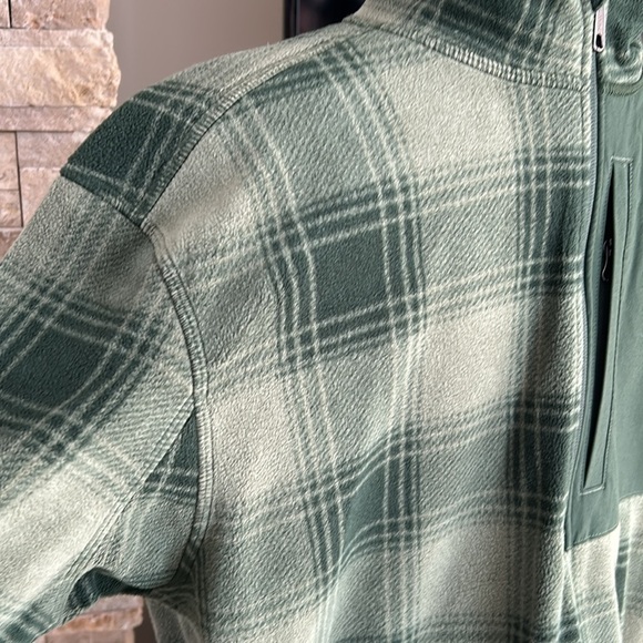 Duluth Trading Co green relaxed fit checkpoint fleece mock neck zip pullover - Picture 5 of 16